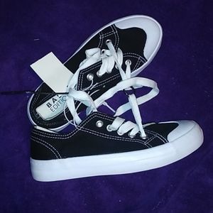 NWT* Girls or unisex maybe, sneakers size 1